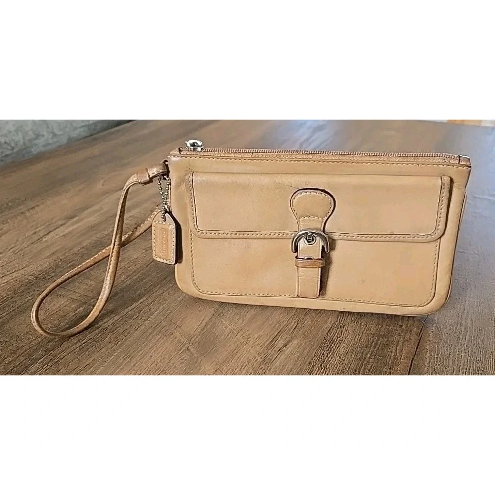 Vintage Coach Wristlet Camel Tan Leather Silver Hardwear Key Tag Wallet/Clutch